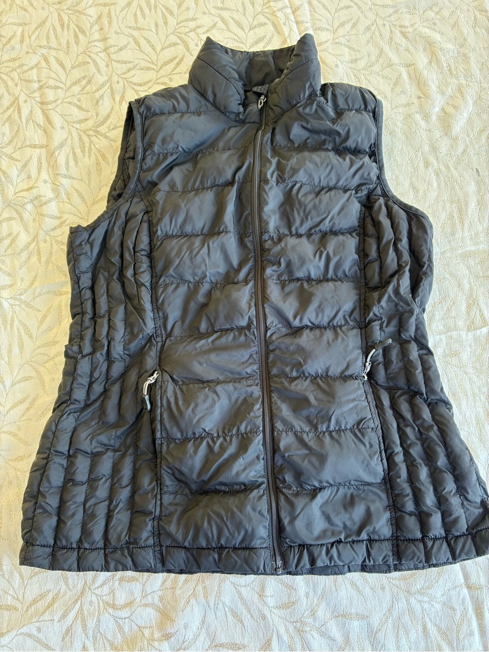32 Degrees Women's Lightweight Quilted Puffer Vest - Charcoal size medium